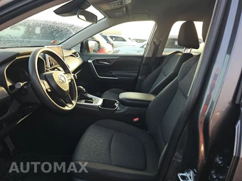 2025 Toyota RAV4 XLE - miniatura 13
