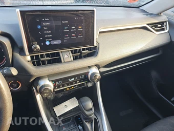 2025 Toyota RAV4 XLE - miniatura 17
