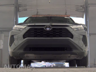 2025 Toyota RAV4 XLE - miniatura 3