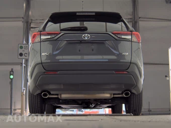2025 Toyota RAV4 XLE - miniatura 7