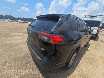 2025 Toyota RAV4 XLE - miniatura 4