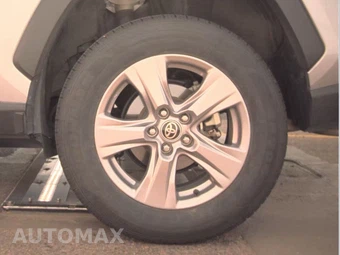 2025 Toyota RAV4 XLE – miniatura 12