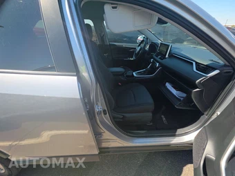 2025 Toyota RAV4 XLE – miniatura 14