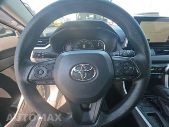 2025 Toyota RAV4 XLE – miniatura 16