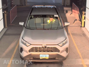 2025 Toyota RAV4 XLE – miniatura 2