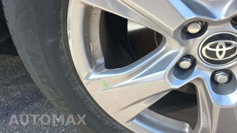 2025 Toyota RAV4 XLE – miniatura 32