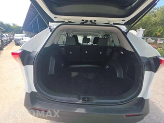 2025 Toyota RAV4 XLE - miniatura 11