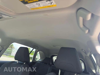 2025 Toyota RAV4 XLE - miniatura 8