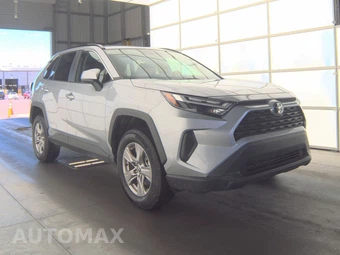 2025 Toyota RAV4 XLE - miniatura 3