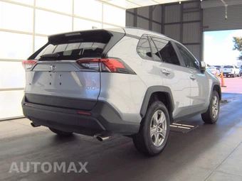 2025 Toyota RAV4 XLE - miniatura 4