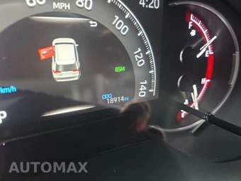 2025 Toyota RAV4 XLE – miniatura 15