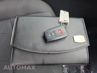 2025 Toyota RAV4 XLE – miniatura 21