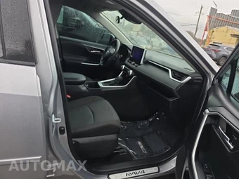 2025 Toyota RAV4 XLE – miniatura 24