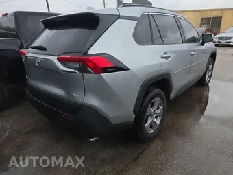2025 Toyota RAV4 XLE – miniatura 4