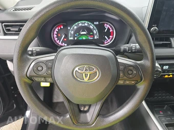 2025 Toyota RAV4 XLE - miniatura 10