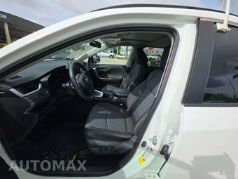 2025 Toyota RAV4 XLE - miniatura 3