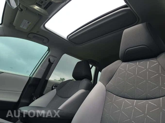2025 Toyota RAV4 XLE - miniatura 8