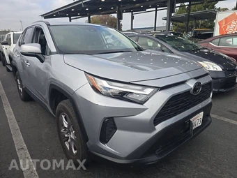 2025 Toyota RAV4 XLE - miniatura 3