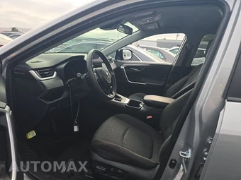 2025 Toyota RAV4 XLE - miniatura 7