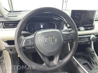 2025 Toyota RAV4 XLE - miniatura 10