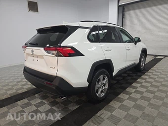 2025 Toyota RAV4 XLE - miniatura 4