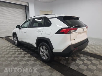 2025 Toyota RAV4 XLE - miniatura 6