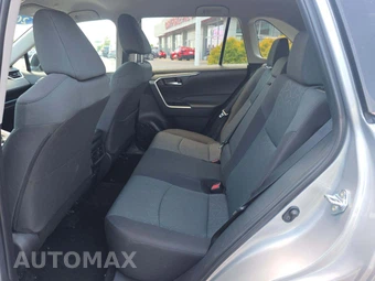 2025 Toyota RAV4 XLE - miniatura 10
