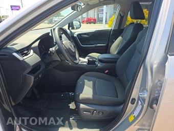2025 Toyota RAV4 XLE - miniatura 3