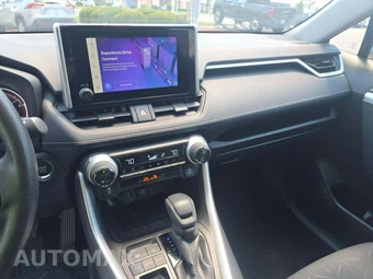 2025 Toyota RAV4 XLE - miniatura 7