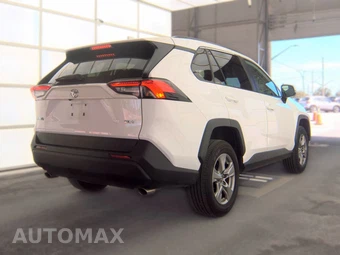 2025 Toyota RAV4 XLE - miniatura 5