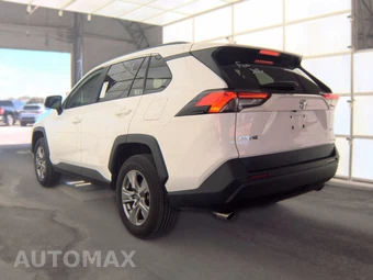 2025 Toyota RAV4 XLE - miniatura 8