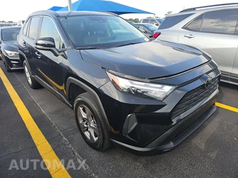 2025 Toyota RAV4 XLE - miniatura 3