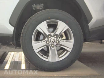 2025 Toyota RAV4 XLE - miniatura 12