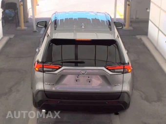 2025 Toyota RAV4 XLE - miniatura 6