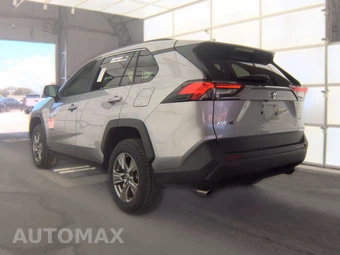 2025 Toyota RAV4 XLE - miniatura 8