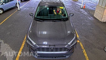 2025 Toyota RAV4 XLE – miniatura 2