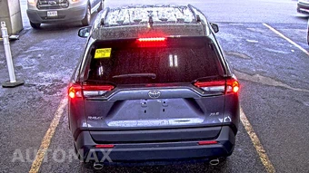 2025 Toyota RAV4 XLE – miniatura 5