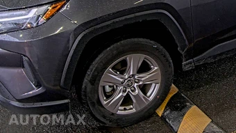 2025 Toyota RAV4 XLE – miniatura 7