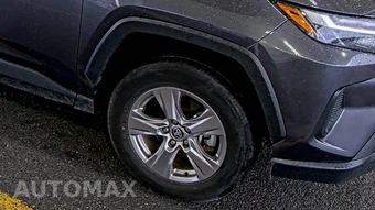 2025 Toyota RAV4 XLE – miniatura 8