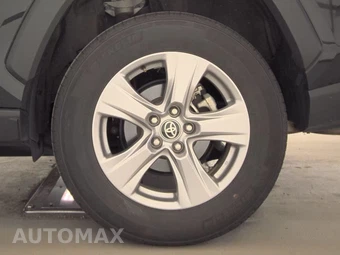 2025 Toyota RAV4 XLE – miniatura 12