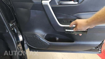 2025 Toyota RAV4 XLE – miniatura 44
