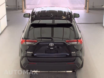 2025 Toyota RAV4 XLE – miniatura 6