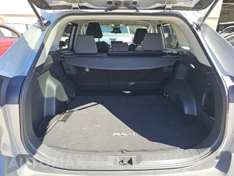 2025 Toyota RAV4 XLE – miniatura 17