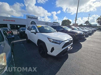 2025 Toyota RAV4 XLE - miniatura 4