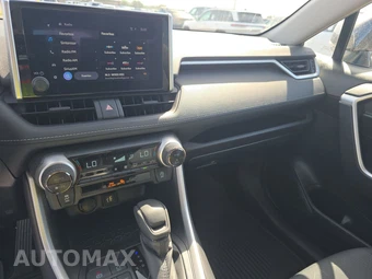 2025 Toyota RAV4 XLE – miniatura 17