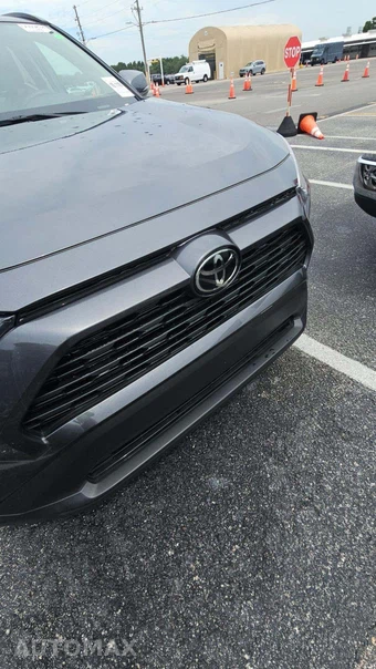 2025 Toyota RAV4 XLE – miniatura 25