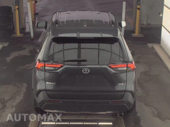 2025 Toyota RAV4 XLE – miniatura 6