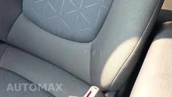 2025 Toyota RAV4 XLE – miniatura 24