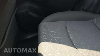 2025 Toyota RAV4 XLE – miniatura 25