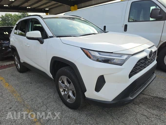 2025 Toyota RAV4 XLE – miniatura 3